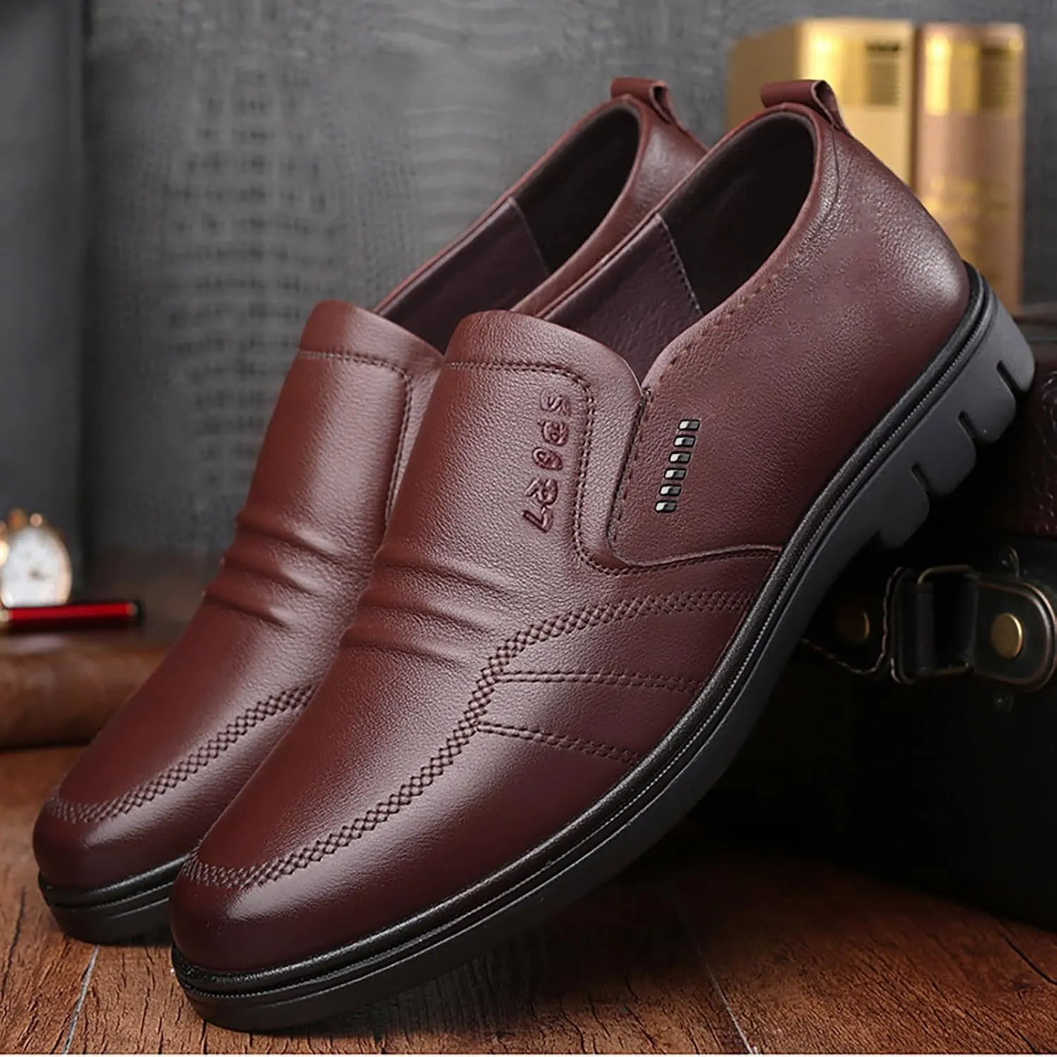 Mens Loafers & Slip-Ons Men Leather Shoes Fashionable and Casual New Flat Bottomed Soft Sole Slip On Comfortable