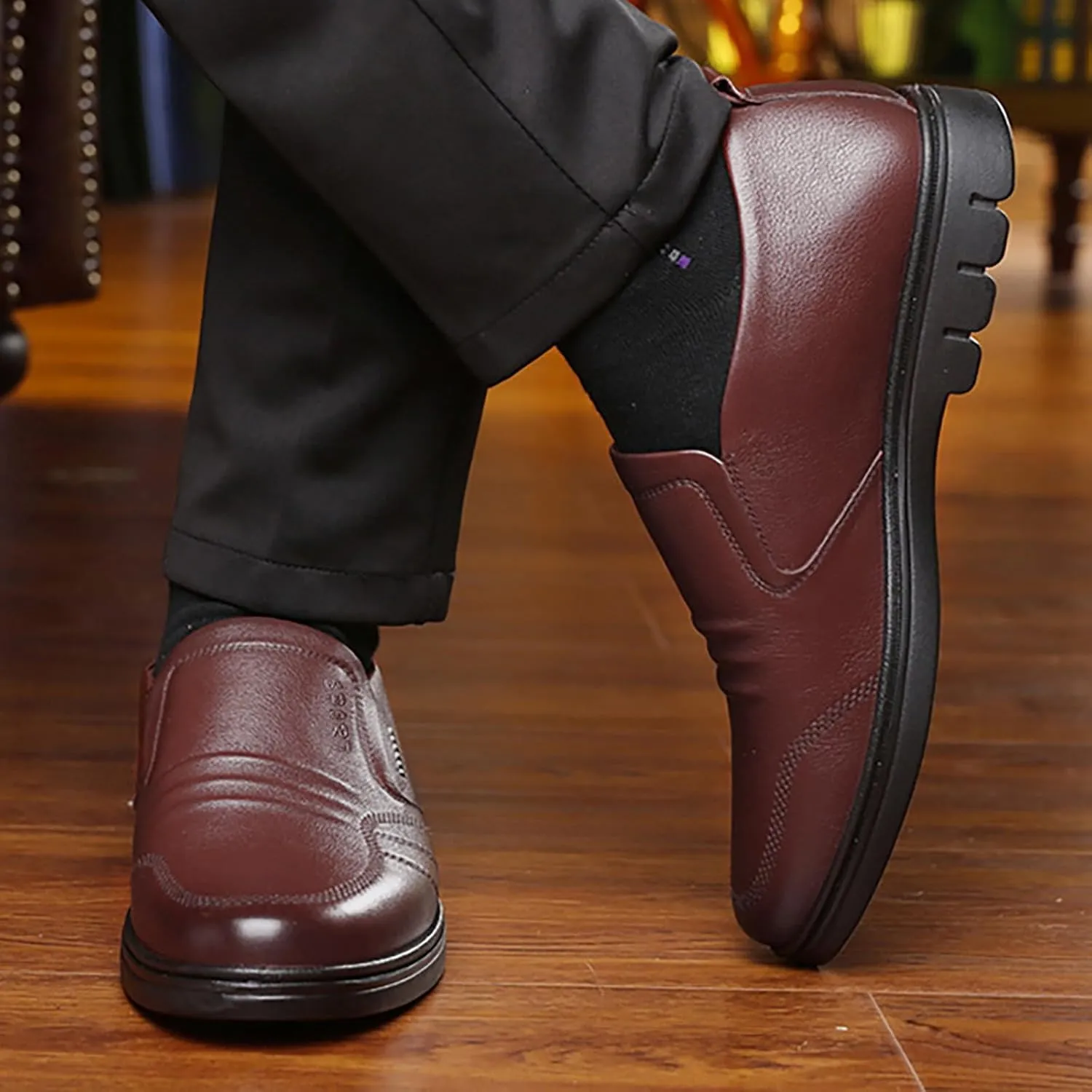 Mens Loafers & Slip-Ons Men Leather Shoes Fashionable and Casual New Flat Bottomed Soft Sole Slip On Comfortable